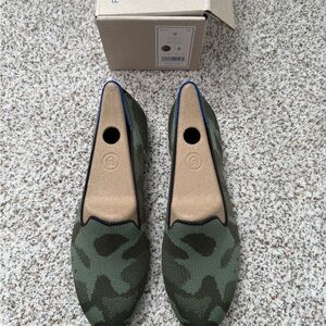 Rothy’s The Loafer Olive Camo Size 8 EUC